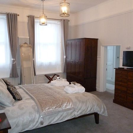 Kings House Wokingham Guest House Bagian luar foto