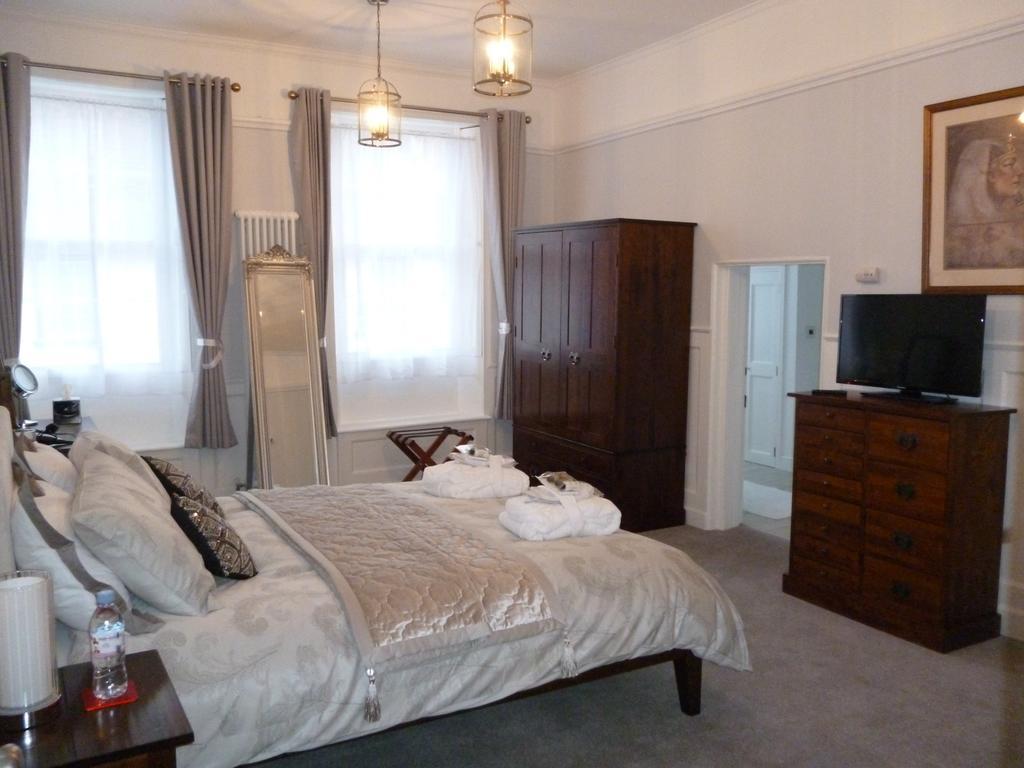Kings House Wokingham Guest House Bagian luar foto