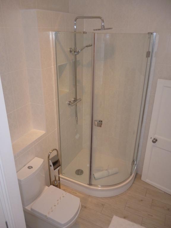Kings House Wokingham Guest House Ruang foto
