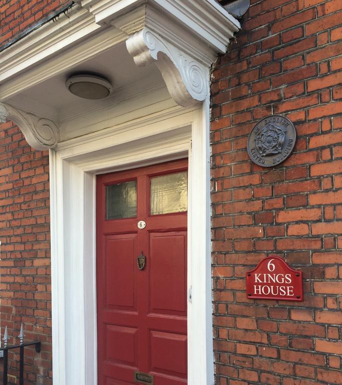Kings House Wokingham Guest House Bagian luar foto