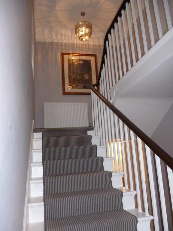 Kings House Wokingham Guest House Bagian luar foto